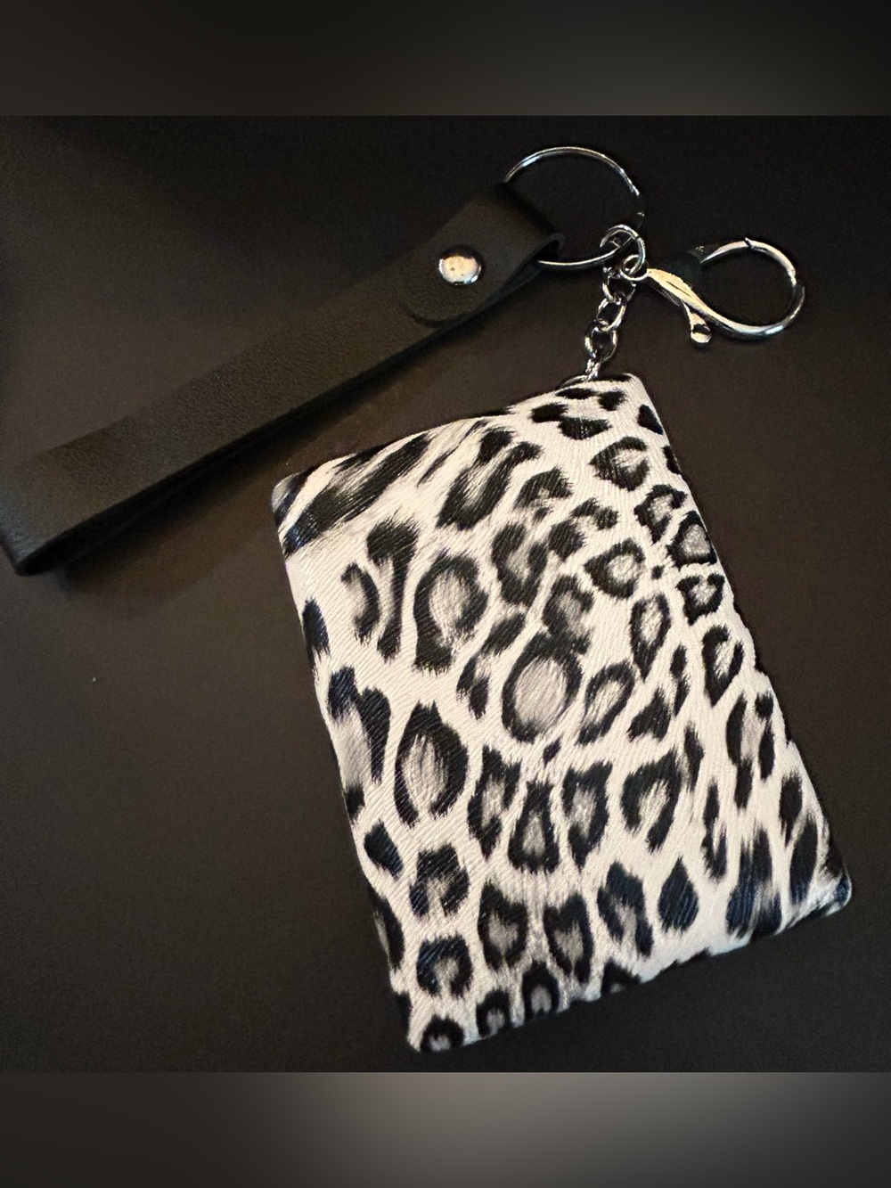 Leopard 🐆 Print Dual Sided Compact Mirror Keychain - Black & White